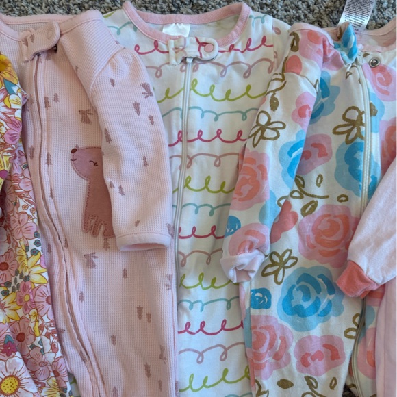 0-3 month footed sleepers - Picture 3 of 5